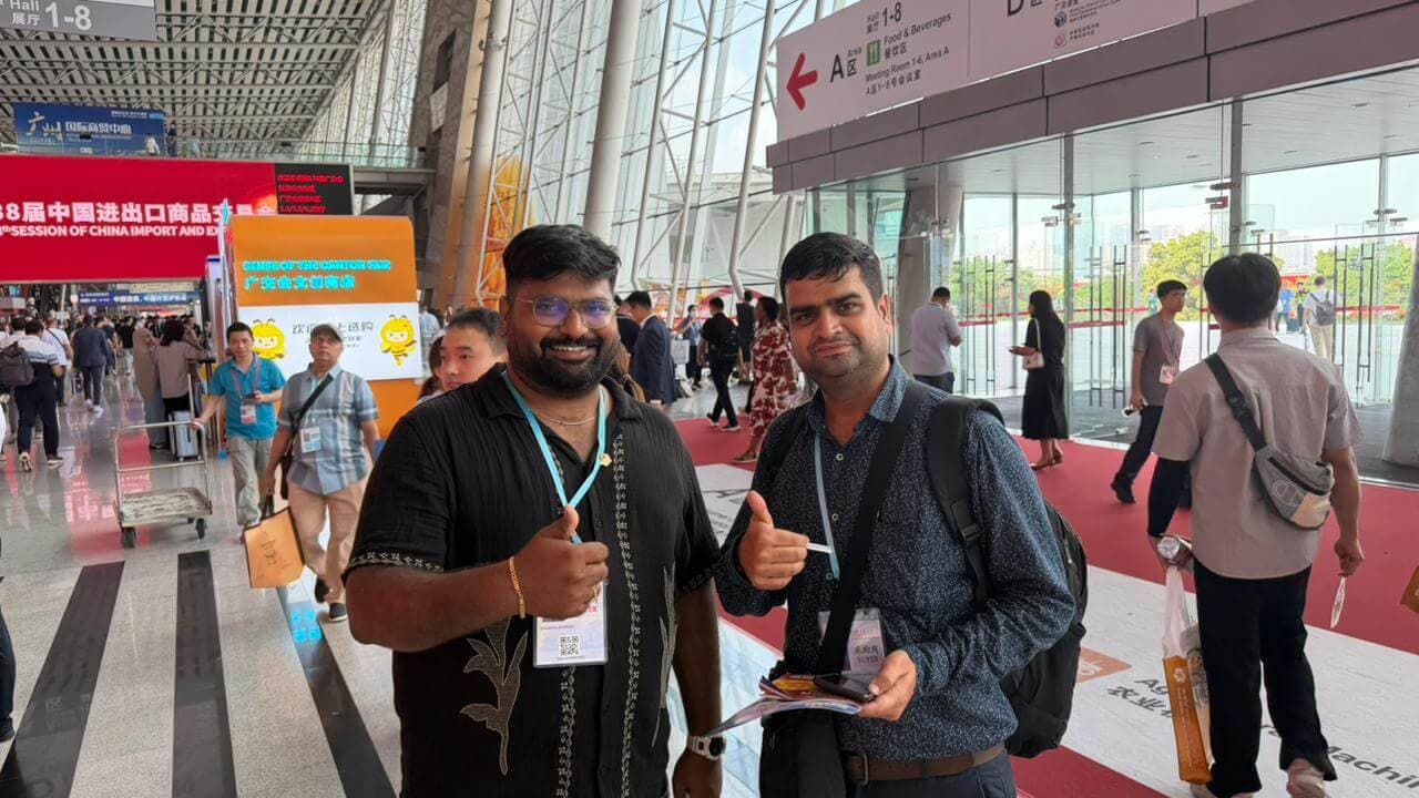 Visitors and exhibitors at Trade Fair